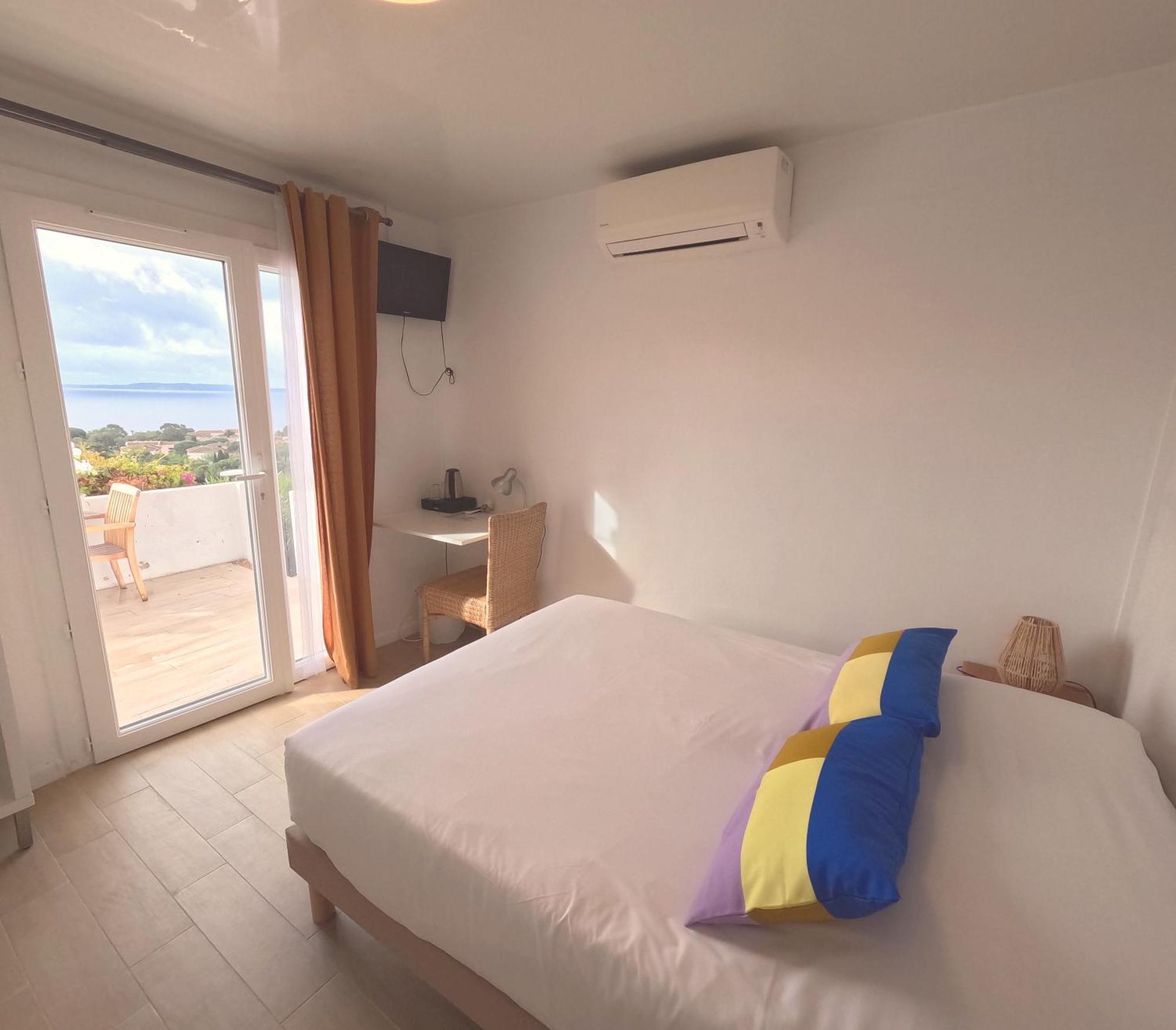 Azur Hotel Le Lavandou Exterior photo